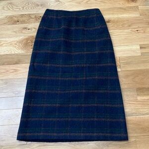 Vintage Harvé Benard Navy and Brown Plaid lined wool  Skirt